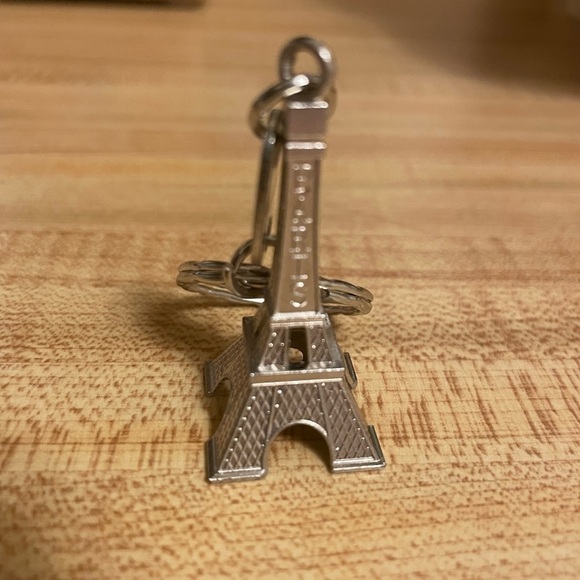 Paris Eiffel Tower Key chain - Picture 1 of 7